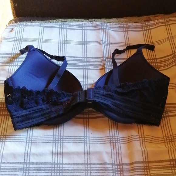 2/$25 LaSenza Obession Bra - Picture 2 of 4